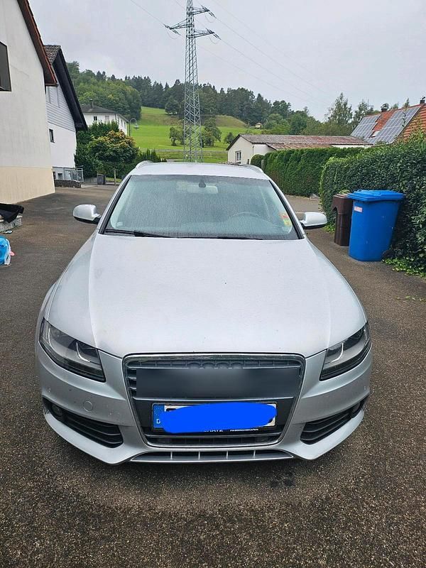 Silber Gebraucht 2011 Audi A4 Kombi | 8.500 € (Fairer Preis) - Bild 1/4
