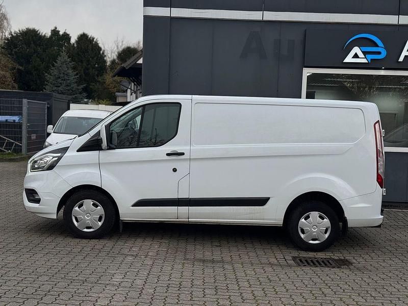 Gebraucht Ford Transit Custom 105 PS (77 kW) 2019 Weiß Van / Kleinbus