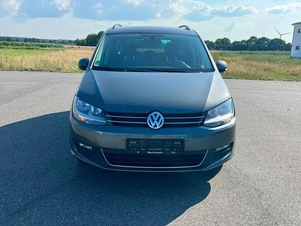Gebraucht VW Sharan Comfortline 150 PS (110 kW) 2017 Grau Van / Kleinbus
