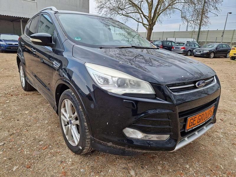 Gebraucht Ford Kuga Individual 163 PS (119 kW) 2014 Pantherschwarz metallic SUV