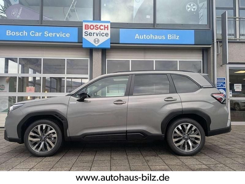 Neu Subaru Forester Platinum 136 PS (100 kW) 2026 River rock perl SUV