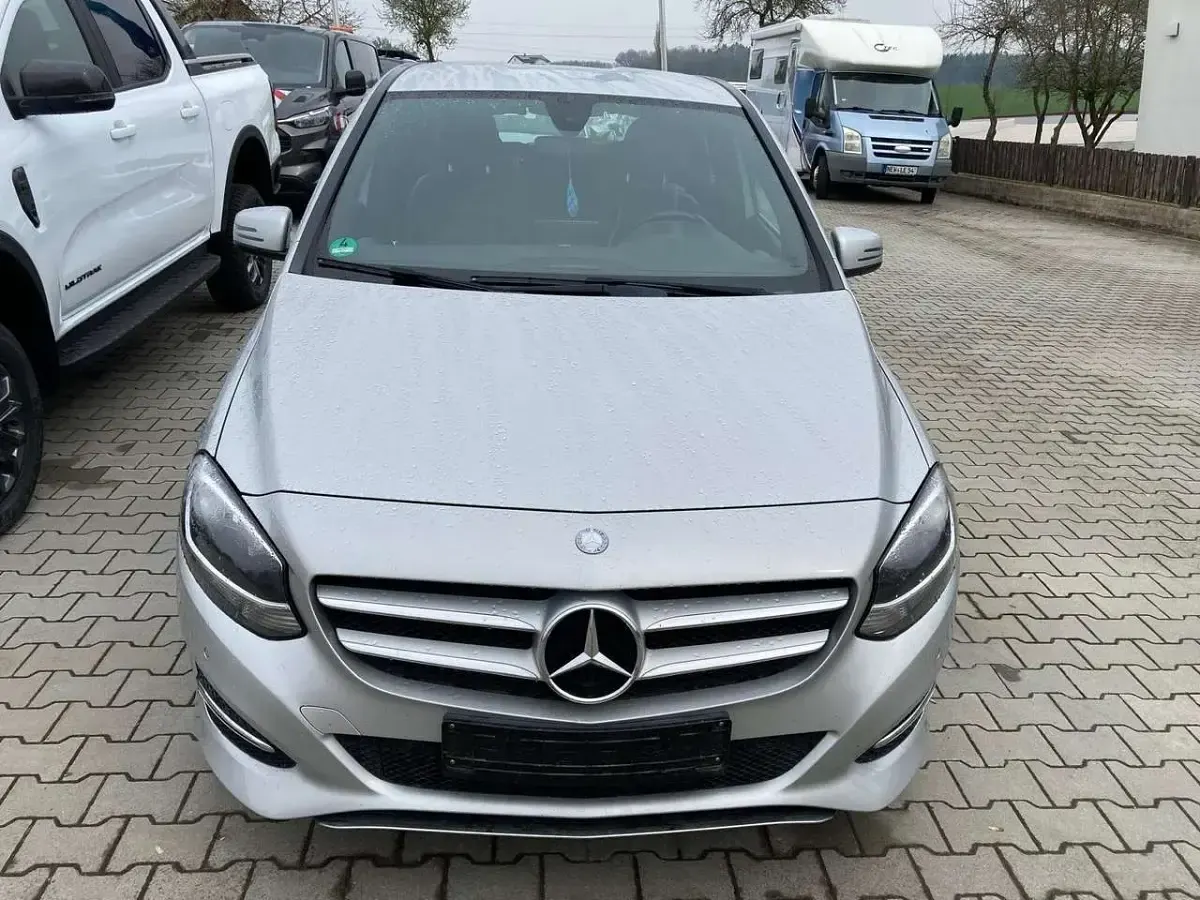 Gebraucht Mercedes B200 136 PS (100 kW) 2015 Polarsilber  metalliclack Van / Kleinbus
