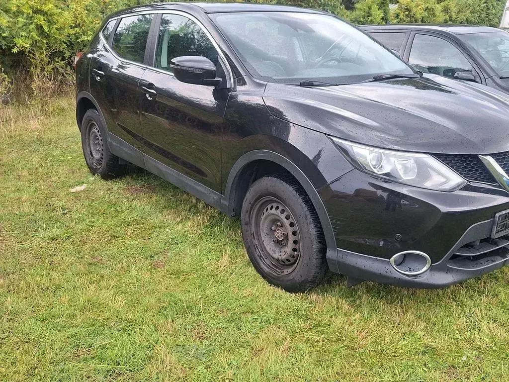 Gebraucht Nissan Qashqai Acenta 116 PS (85 kW) 2016 Schwarz SUV