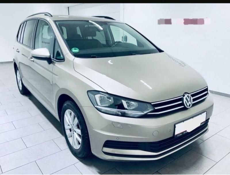 Gebraucht VW Touran Comfortline 116 PS (85 kW) 2018 Gold Van / Kleinbus