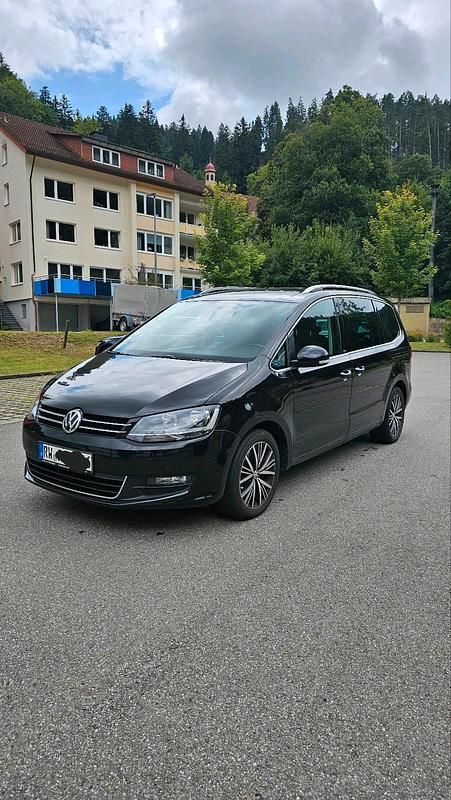 Schwarz Gebraucht 2017 VW Sharan Van / Kleinbus | 19.450 € (Superpreis) - Bild 1/4