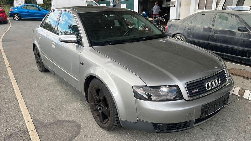 Silber Gebraucht 2001 Audi A4 Limousine | 1.850 € (Fairer Preis) - Bild 1/4