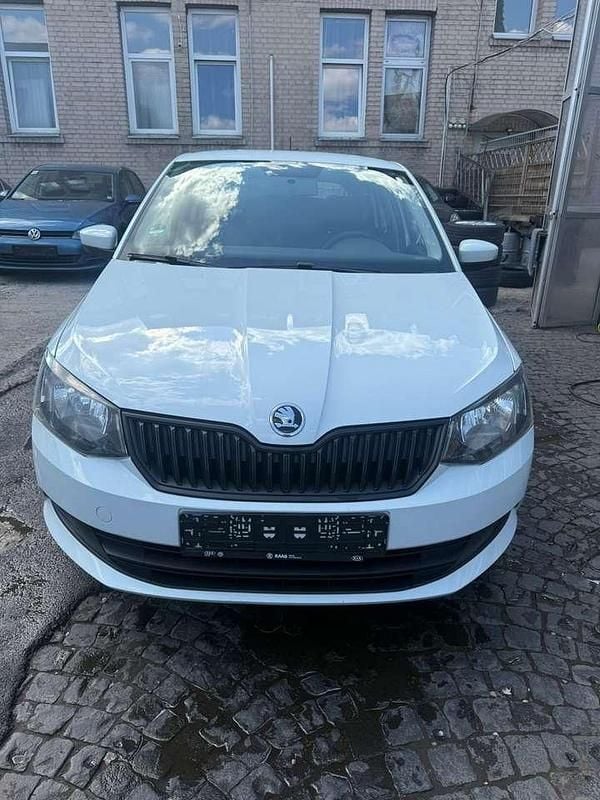 Weiß Gebraucht 2016 Skoda Fabia Active Kleinwagen | 4.990 € (Fairer Preis) - Bild 1/4