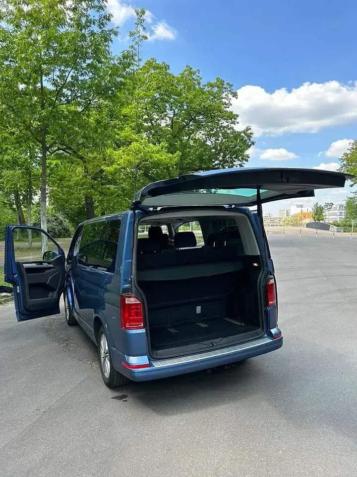 Gebraucht VW T6 Comfortline 150 PS (110 kW) 2015 Blau Van