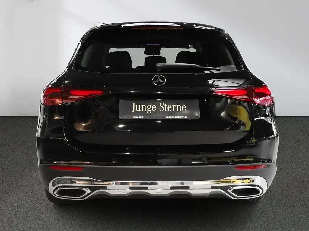 Gebraucht Mercedes GLC200 Advanced 204 PS (150 kW) 2023 Schwarz SUV