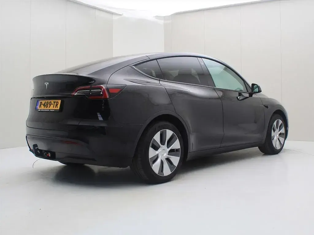 Gebraucht Tesla Model Y Standard Range 225 kW (306 PS) 2022 Schwarz SUV