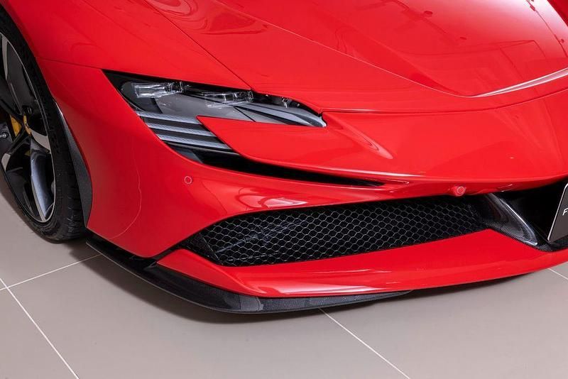 Gebraucht Ferrari SF90 999 PS (734 kW) 2024 Rot