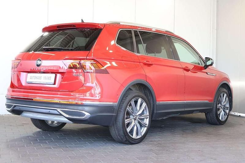 Gebraucht VW Tiguan Allspace 245 PS (180 kW) 2023 Kings red metallic SUV