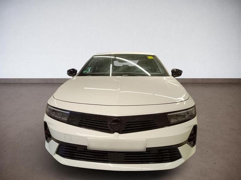 Gebraucht Opel Astra 131 PS (96 kW) 2025 Lack weiss banquise/typ aussenverkleidun Kombi