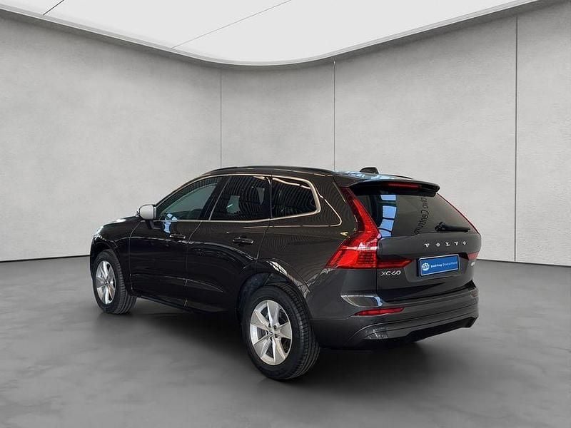 Gebraucht Volvo XC60 Core 250 PS (183 kW) 2024 Platinum grey metallic 731 SUV