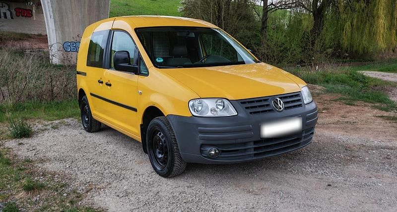 Second-hand VW Caddy 109 CP (80 kW) 2010 Galben Monovolum