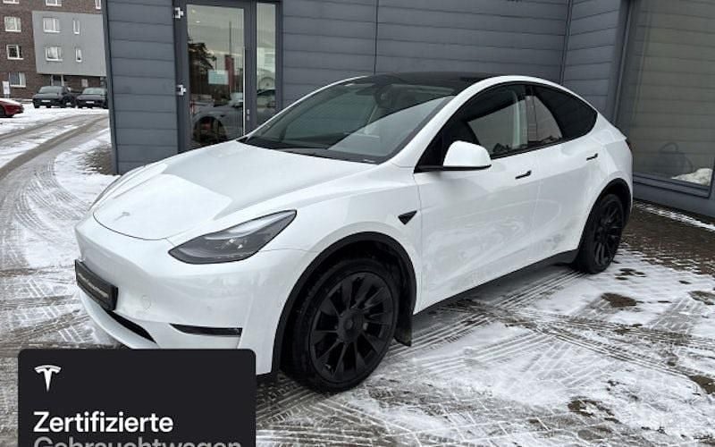 Weiß Gebraucht 2022 Tesla Model Y SUV | 34.000 € (Guter Preis) - Bild 1/4