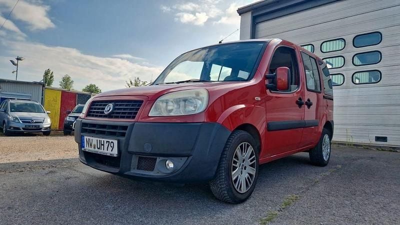 Rot Gebraucht 2008 Fiat Doblò Family Van / Kleinbus | 1.500 € (Guter Preis) - Bild 1/4