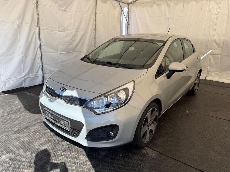 Beige Gebraucht 2012 Kia Rio Spirit Limousine | 5.987 € (Fairer Preis) - Bild 1/4