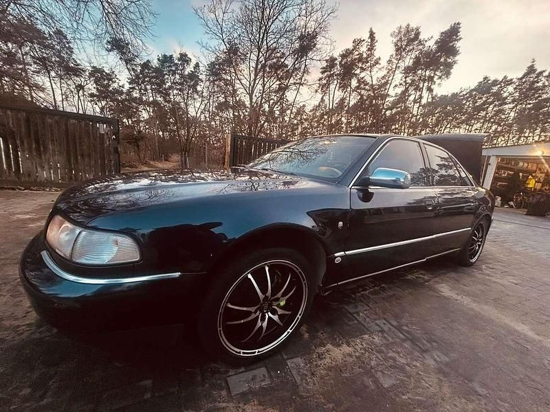 Second-hand Audi A8 230 CP (169 kW) 1996 Negru Berlinǎ