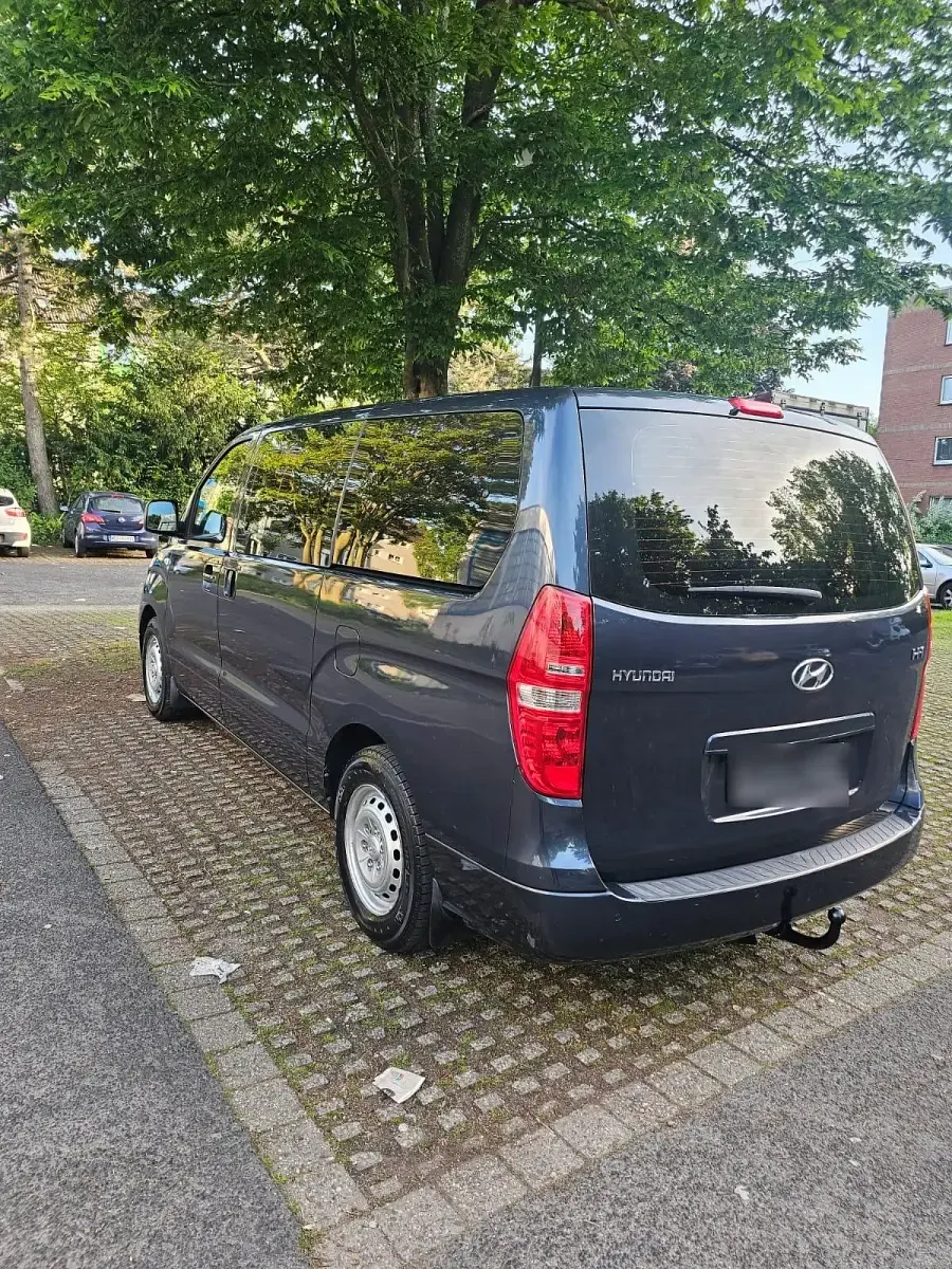 Gebraucht Hyundai H-1 170 PS (125 kW) 2014 Blau Van / Kleinbus