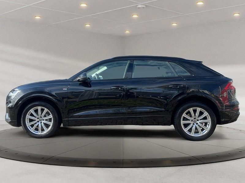 Gebraucht Audi Q8 S-Line 286 PS (210 kW) 2023 Mythosschwarz metallic SUV