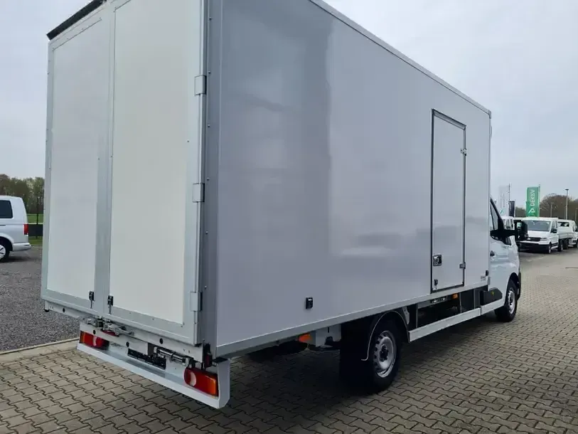 Gebraucht Renault Master 170 PS (125 kW) 2025 Weiß Van / Kleinbus