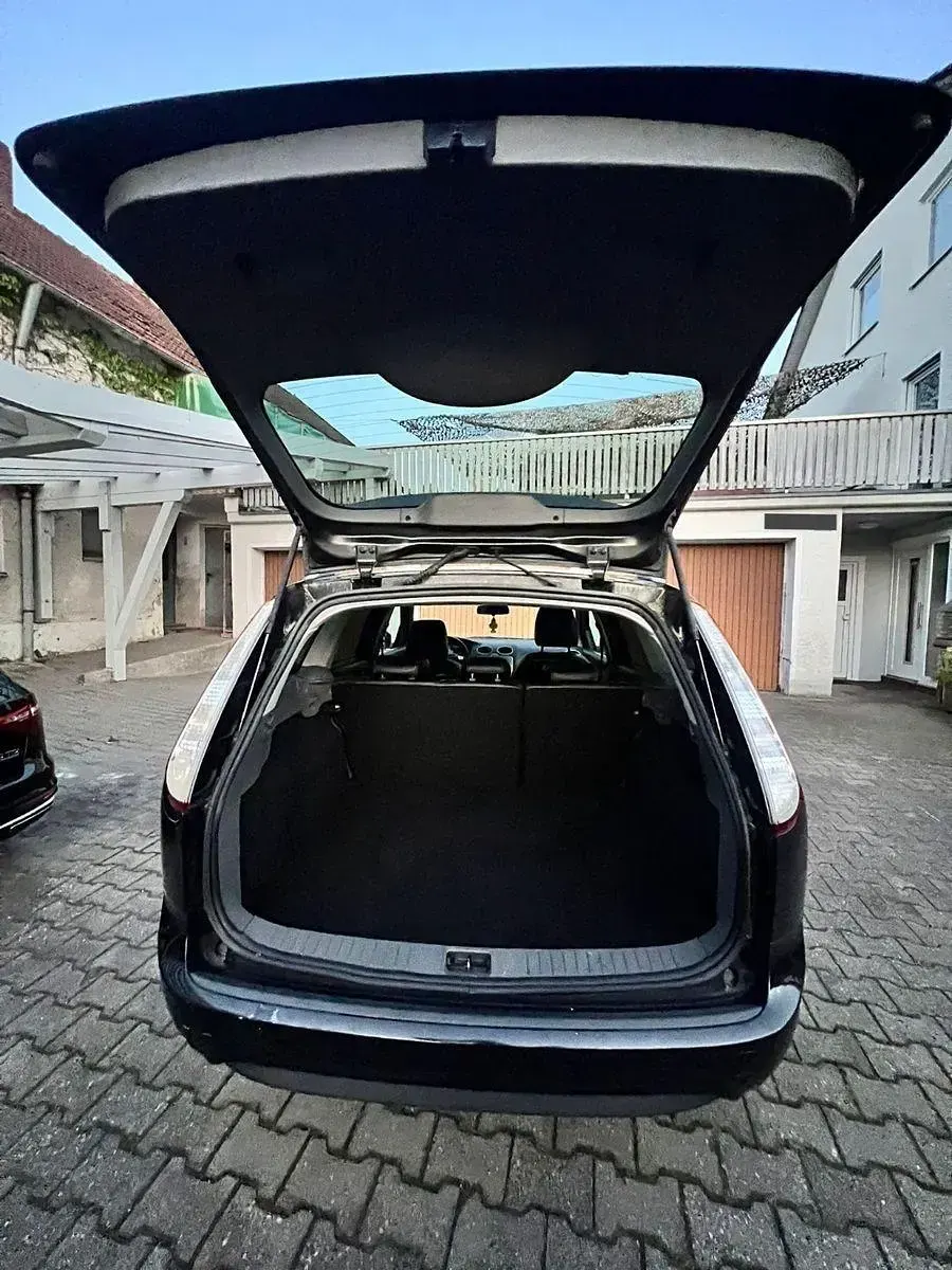 Gebraucht Ford Focus Style 116 PS (85 kW) 2009 Schwarz Limousine