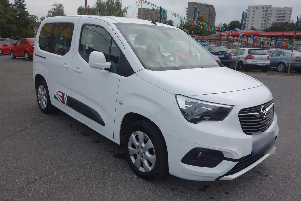 Gebraucht Opel Combo Life 131 PS (96 kW) 2019 Weiß Kombi