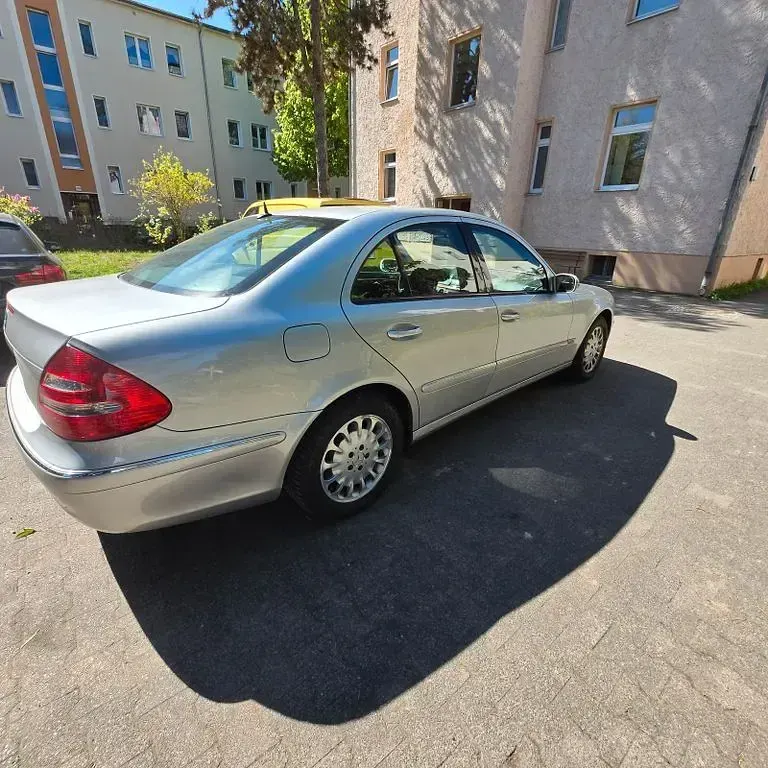 Gebraucht Mercedes 240 Elegance 177 PS (130 kW) 2002 Silber Limousine