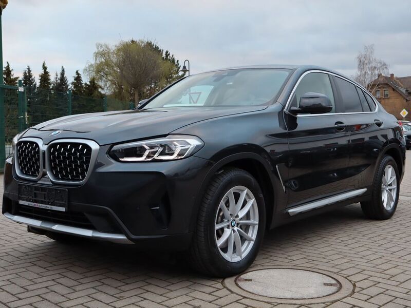 Grau Gebraucht 2023 BMW X4 Performance SUV | 53.990 € (Guter Preis) - Bild 1/4