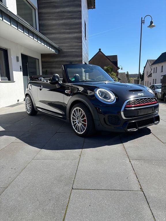 Gebraucht Mini John Cooper Works 231 PS (169 kW) 2017 Schwarz Kleinwagen