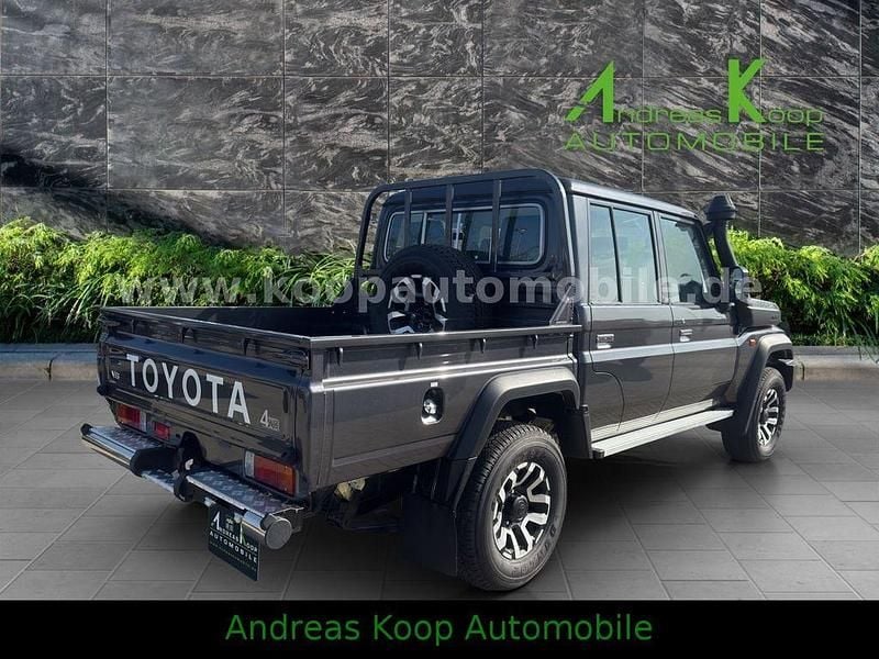 Neu Toyota Land Cruiser 231 PS (169 kW) 2025 Grau SUV