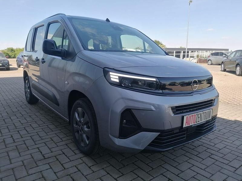 Neu Opel Combo 102 PS (75 kW) 2026 Grau Van / Kleinbus