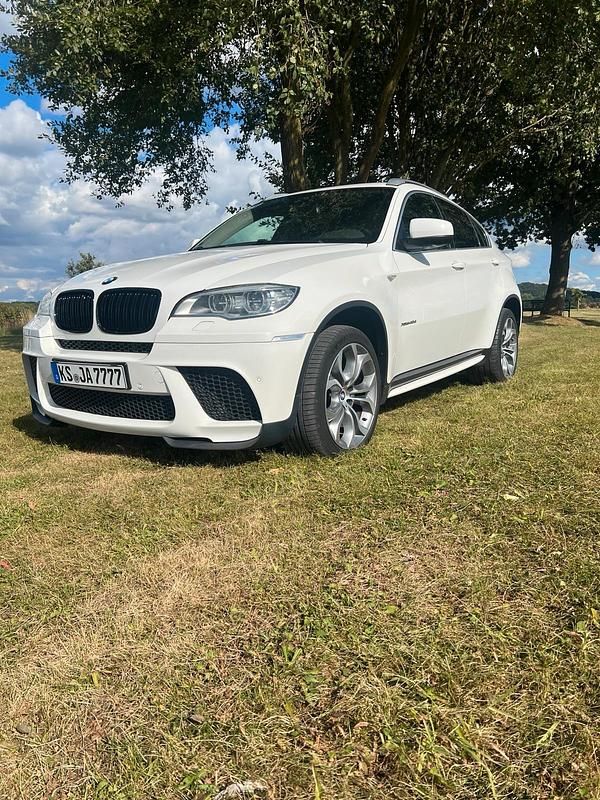 Weiß Gebraucht 2013 BMW X6 M Performance SUV | 21.999 € (Etwas zu teuer) - Bild 1/4