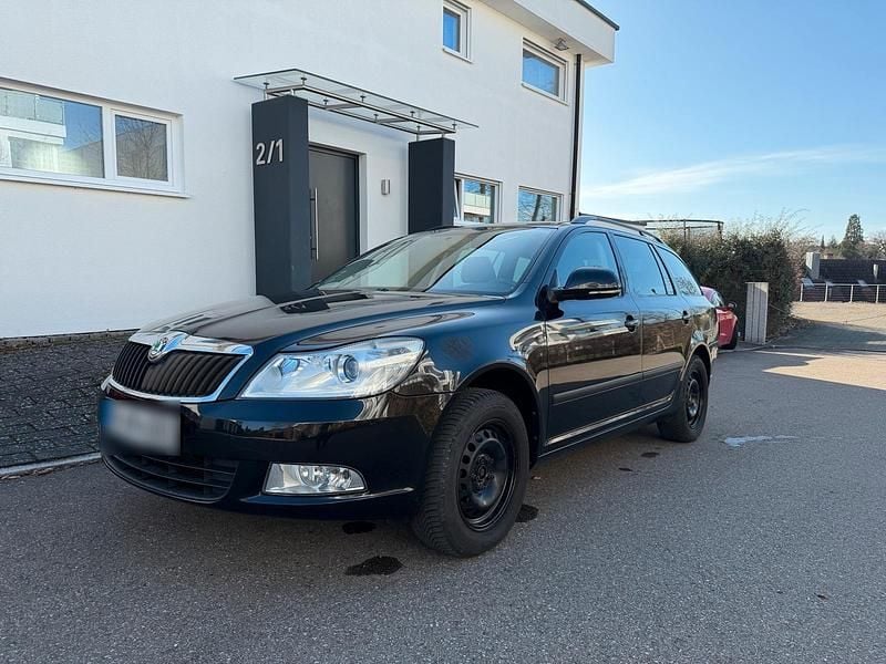 Gebraucht Skoda Octavia 122 PS (89 kW) 2012 Schwarz Kombi