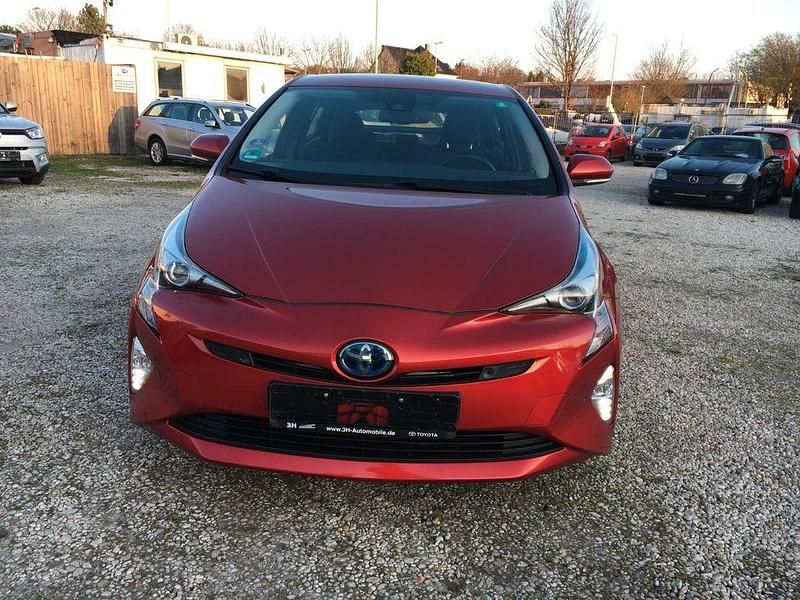 Gebraucht Toyota Prius Executive 98 PS (72 kW) 2016 Rot Limousine