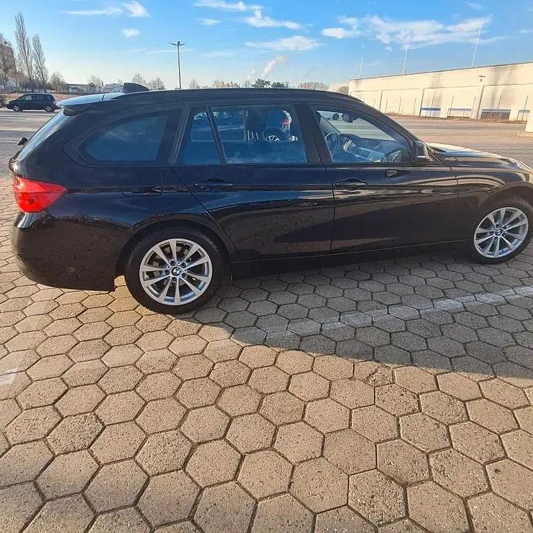 Gebraucht BMW 325 Advantage 224 PS (164 kW) 2017 Schwarz Kombi