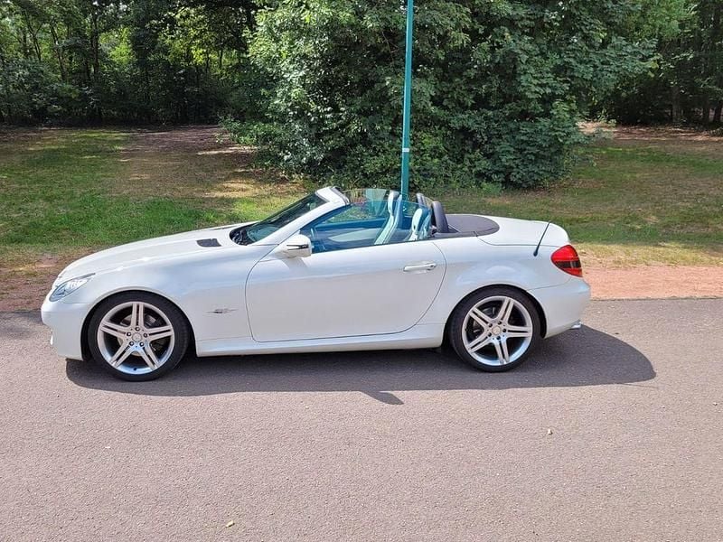 Weiß Gebraucht 2010 Mercedes SLK200 2LOOK Edition Cabrio | 13.990 € (Fairer Preis) - Bild 1/4