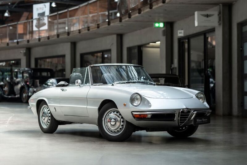 Silber Gebraucht 1968 Alfa Romeo Spider Cabrio | 45.990 € - Bild 1/4