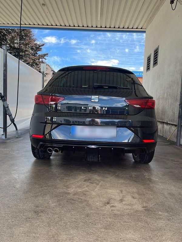 Gebraucht Seat Leon XCELLENCE 150 PS (110 kW) 2019 Schwarz Limousine