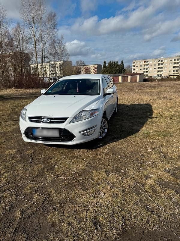 Gebraucht Ford Mondeo 140 PS (102 kW) 2012 Weiß Kombi