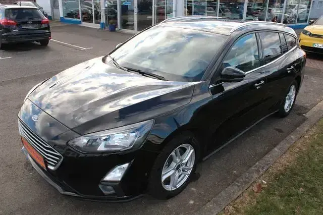 Gebraucht Ford Focus 120 PS (88 kW) 2020 Schwarz Limousine