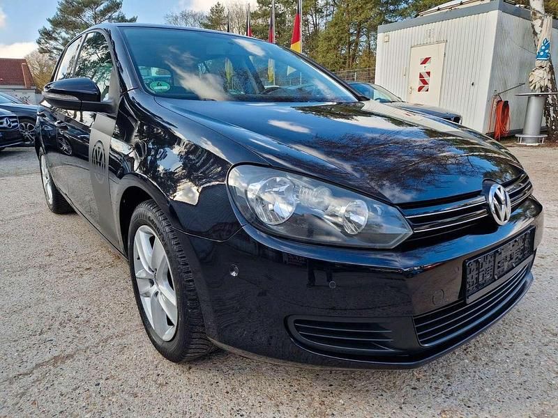 Gebraucht VW Golf Comfortline 102 PS (75 kW) 2009 Deep black perleffekt Limousine