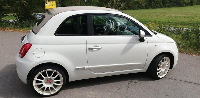 Weiß Gebraucht 2020 Fiat 500C Launch Edition Cabrio | 13.150 € (Fairer Preis) - Bild 1/4