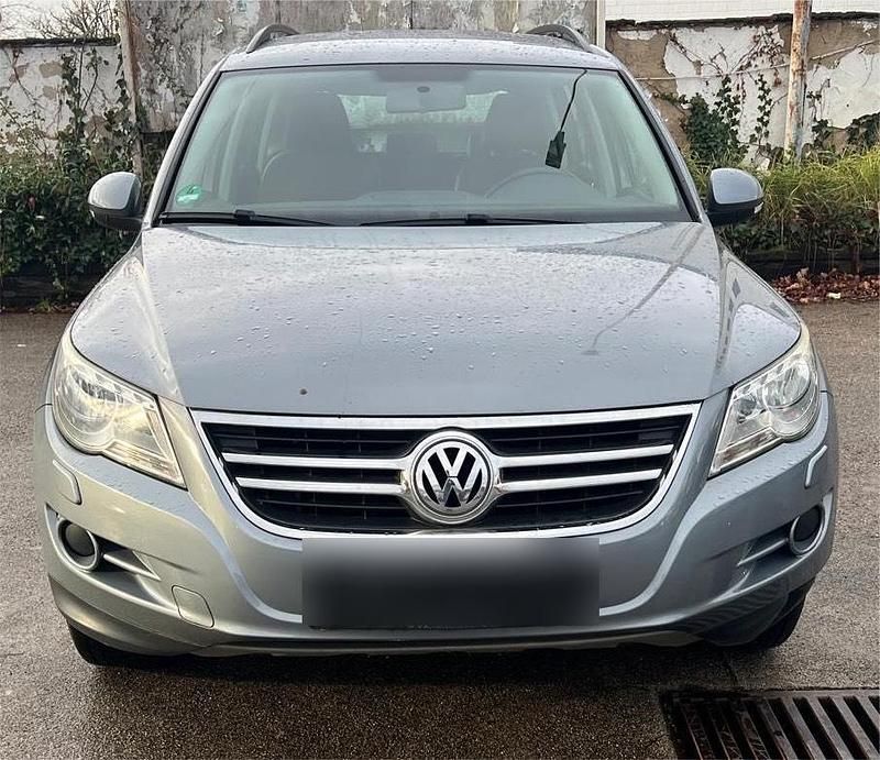 Grau Gebraucht 2009 VW Tiguan SUV | 3.750 € (Superpreis) - Bild 1/4