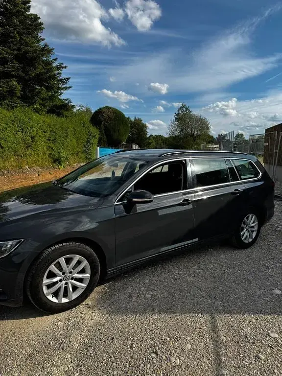 Gebraucht VW Passat Comfortline 150 PS (110 kW) 2016 Grau Kombi