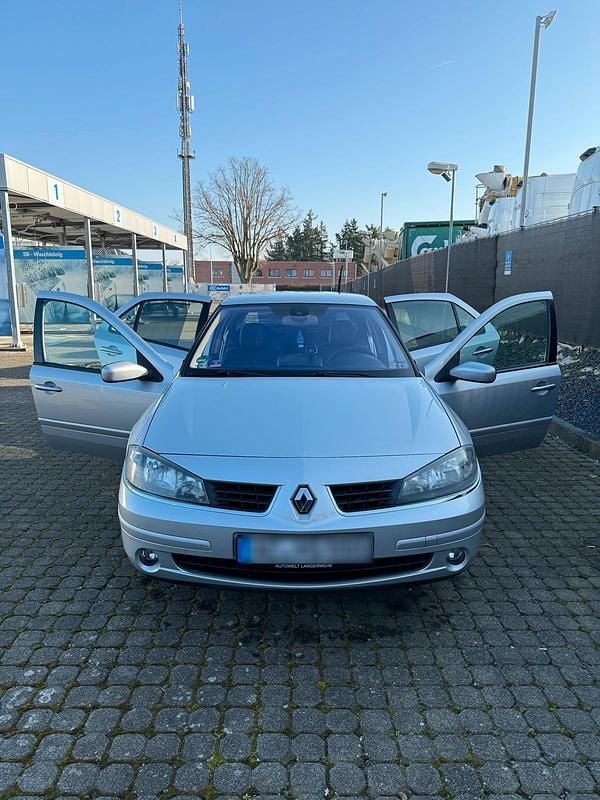 Silber Gebraucht 2006 Renault Laguna II Limousine | 1.100 € (Superpreis) - Bild 1/4