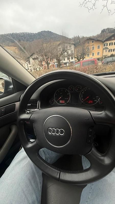 Gebraucht Audi A6 220 PS (161 kW) 2004 Grau Kombi