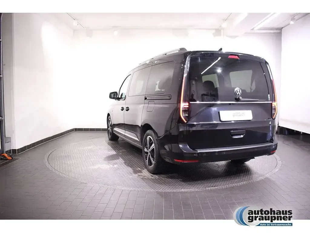 Używany VW Caddy Maxi Style 122 KM (89 kW) 2022 Czarny Minivan