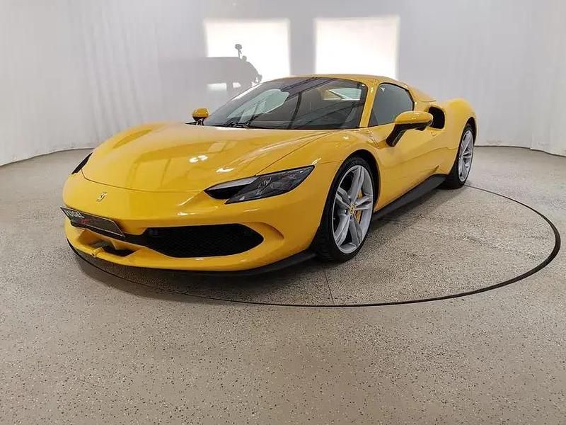 Second-hand Ferrari 296 829 CP (609 kW) 2023 Galben Cabrio